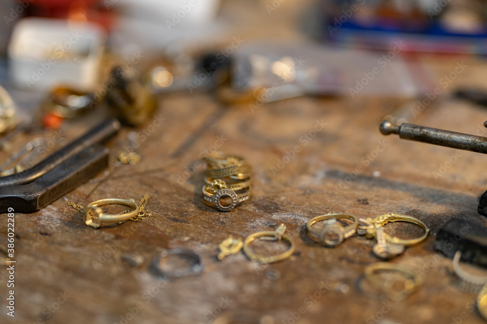 goldsmith's workshop, goldsmith's repairs, ring making, goldsmith's workshop, jewelery shop, jewelery repair, ring enlargement, artistic jewelery goldsmith's workshop, goldsmith's repairs, ring making, goldsmith's workshop, jewelery shop, jewelery repair, ring enlargement, artistic jewelery