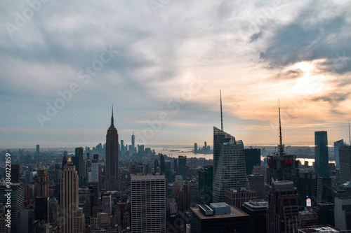 Foto del skyline de Nueva York desde Top Of the Rock con el atardecer © Raquel