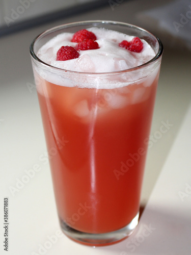 raspberry cocktail alcoholic beverage