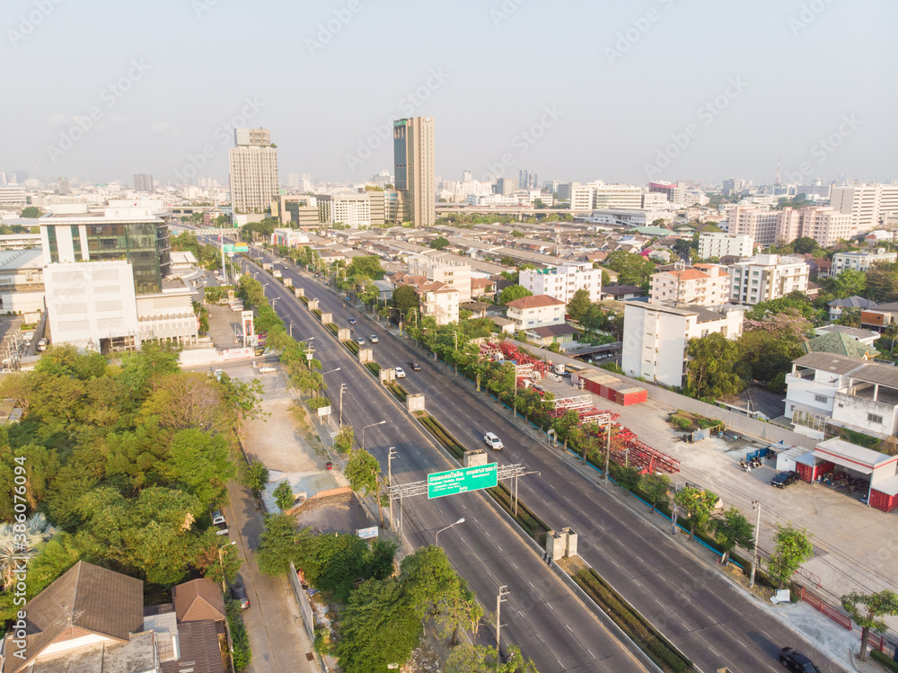 Obraz premium Aerial view city transport road with vehicle