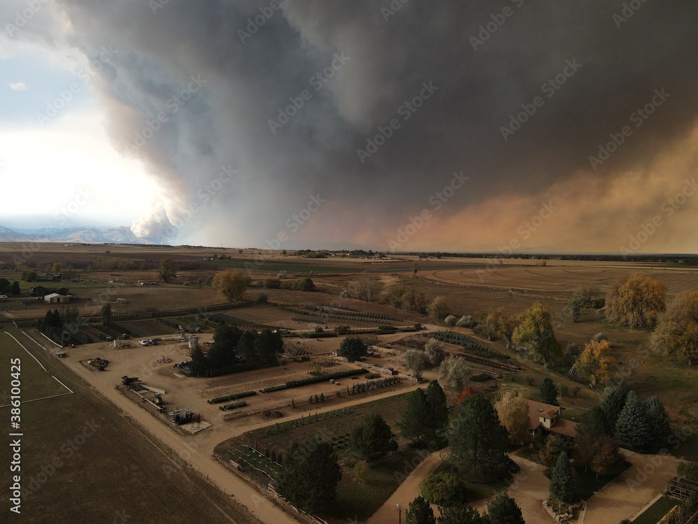 Fototapeta premium CalWood fire near Boulder. unedited' out getting more tonight