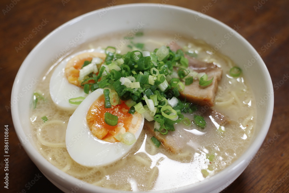 とても美味しい日本のインスタントラーメン とても美味しい日本のインスタントラーメン