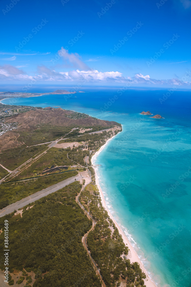 Fototapeta premium Aerial Bellows Field Beach Park, Waimanalo, Oahu, Hawaii
