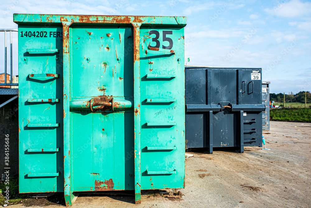 Conteneur - déchetterie, démolition, déchets, matériel, industrie, casse, cassé, Bac. Conteneur - déchetterie, démolition, déchets, matériel, industrie, casse, cassé, Bac.
