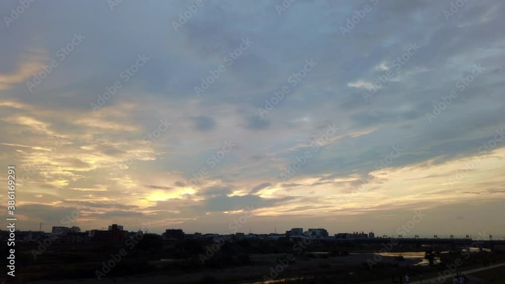 秋の多摩川の夕焼け:左へパン 秋の多摩川の夕焼け:左へパン