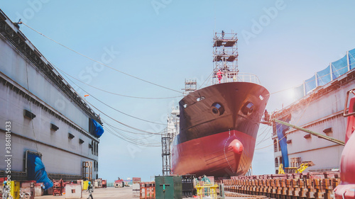 Obraz na plátně Shipyard Oil Tanker ship Moored in floating dry dock for maintenance, Shiprepair