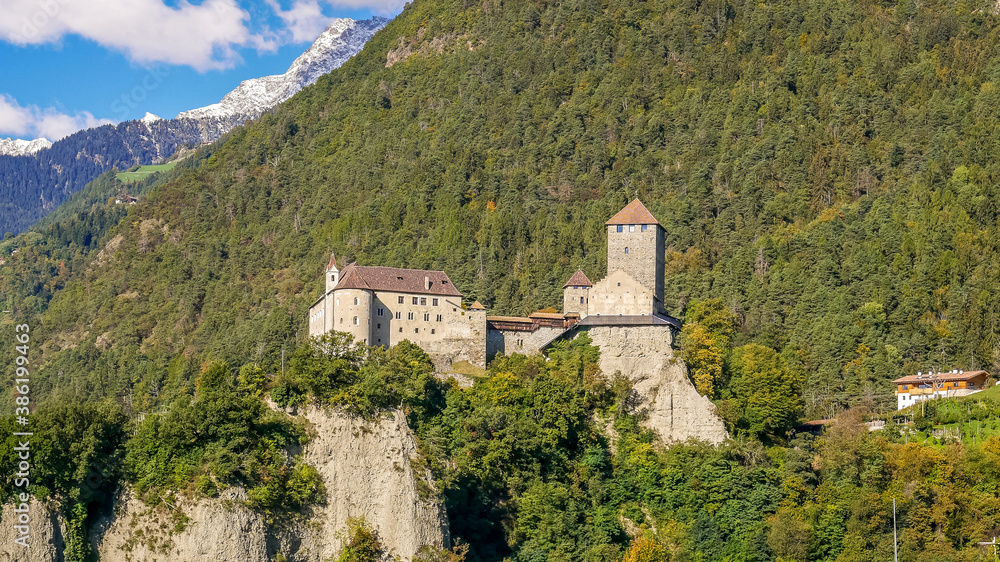 Burg Tirol