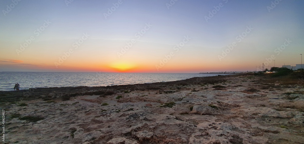 Obraz premium sunset over the sea