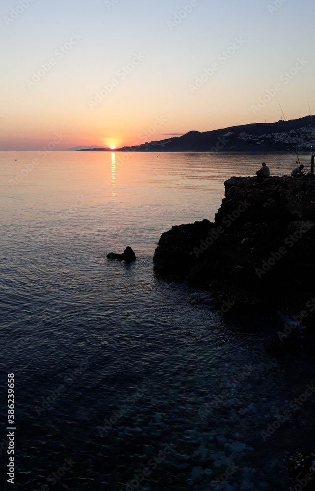 Nerja (Málaga) Playa a la caída de la tarde Nerja (Málaga) Playa a la caída de la tarde