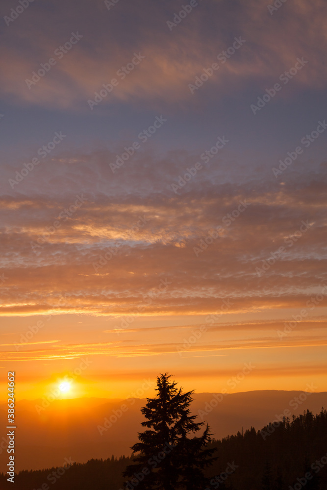 Sunset Landscape and Sky High Cascade Mountains Sunset Landscape and Sky High Cascade Mountains