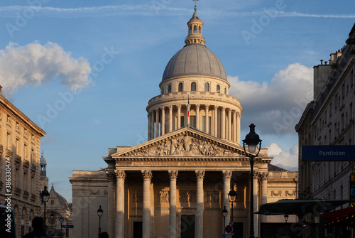 Photography panthéon à paris au soleil
