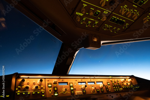Fototapeta Naklejka Na Ścianę i Meble -  Boeing777 Cockpit 