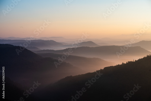 Fototapeta Naklejka Na Ścianę i Meble -  sunrise in the mountains