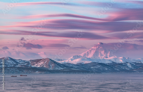 Konstfotografi Kamchatka, another sunset over the Vilyuchinsky volcano