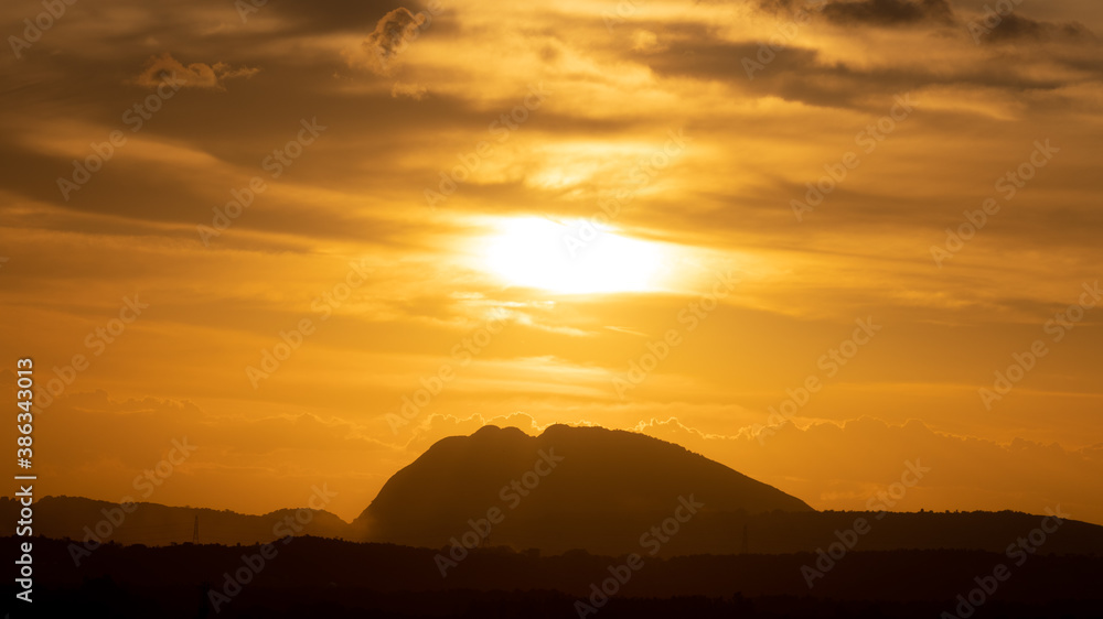 Obraz premium background, beautiful, beauty, blaze, bright, clouds, clouds and sky, color, colorful, dawn, dusk, evening, fantastic, golden hour, golden sun, golden vista, hill, landscape, light, mood, morning, mou