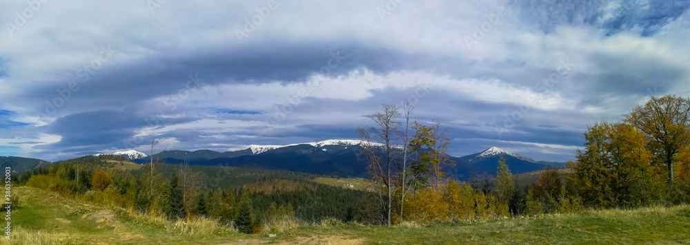 Fototapeta premium mountain landscape with sky