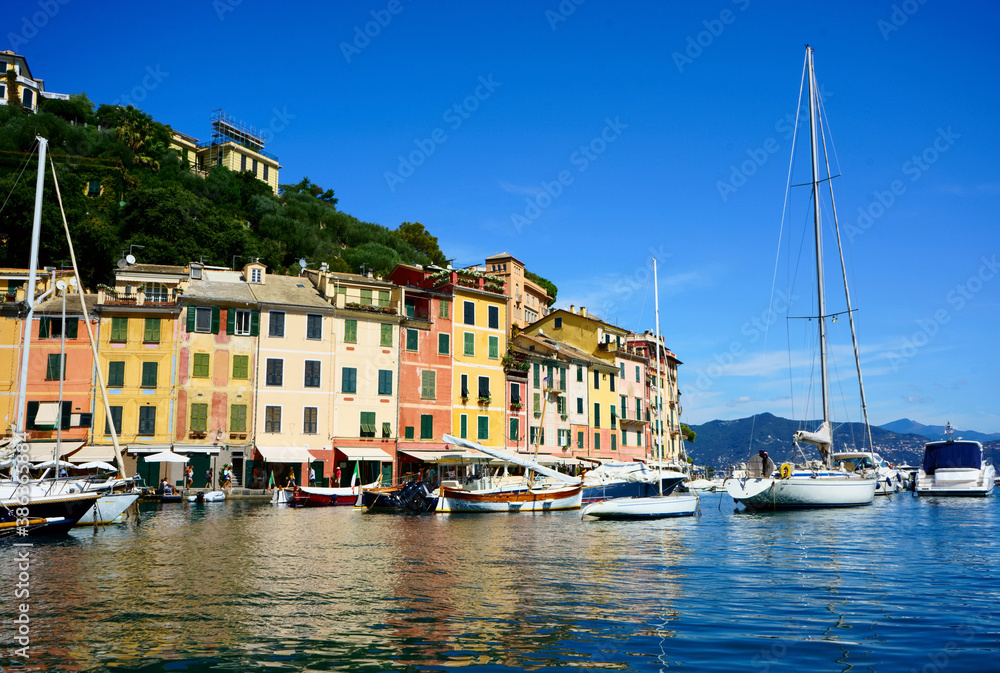  Beautiful Portofino, best touristic Mediterranean place with typical colorful buildings and famous luxury harbor, Portofino, Liguria, Italy, Europe
