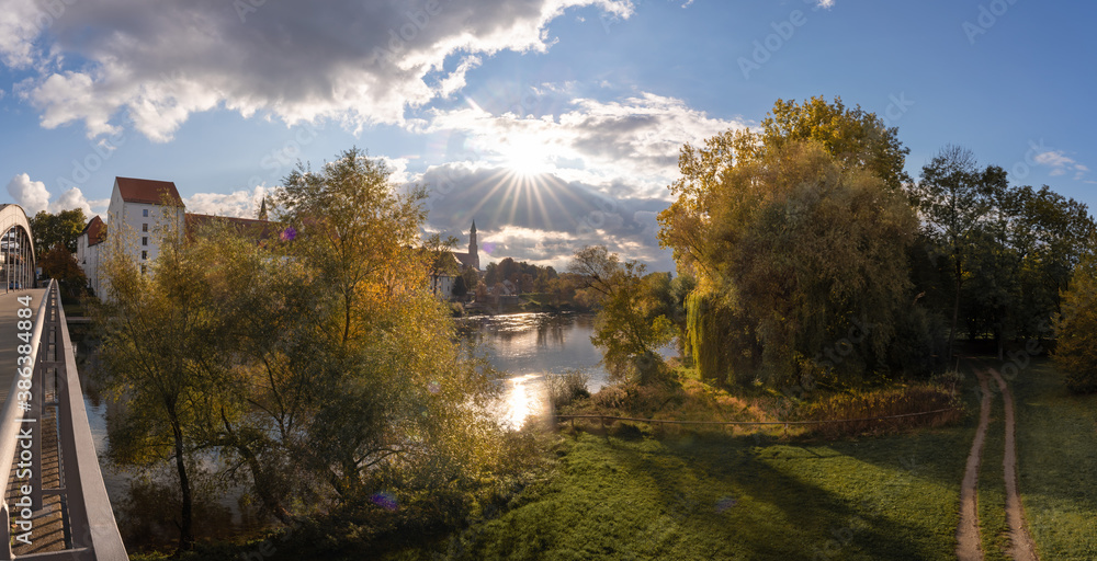 Obraz premium Straubing | Stadt | Gäuboden | Schloßbrücke | Herzogschloß | Donau | Niederbayern | Agnes-Bernauer | Panorama