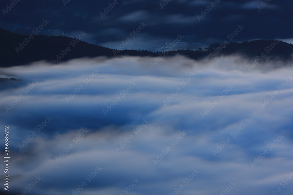 山並みと雲海 山並みと雲海