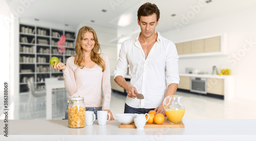 Couple prepairing healthy b...