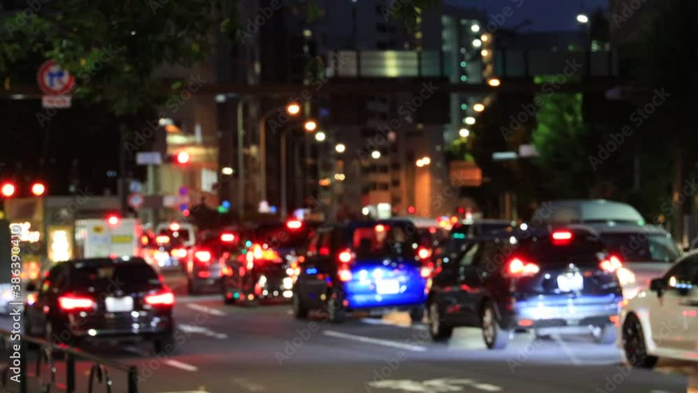 夜の東京 道路 新宿区 ぼかしあり 夜の東京 道路 新宿区 ぼかしあり