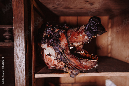 Wallpaper Mural Halloween Lostplace - Horror Schweinekopf im Haus des Kannibalen  Torontodigital.ca