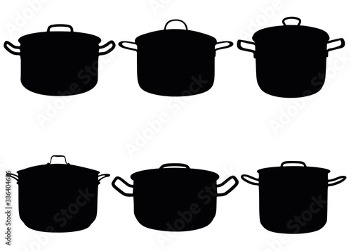 Saucepan in the set. Large and small saucepan with lids.