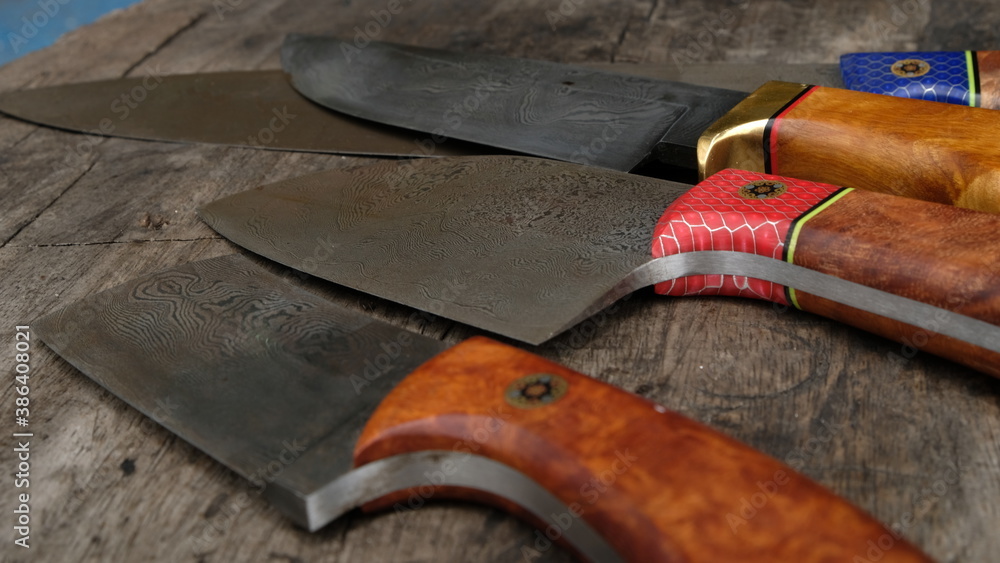 various types of damascus knives