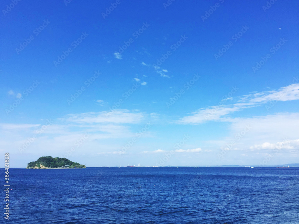 Naklejka premium 空と海