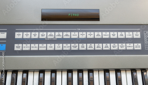 Roland JX-8P - Synthétiseur analogique