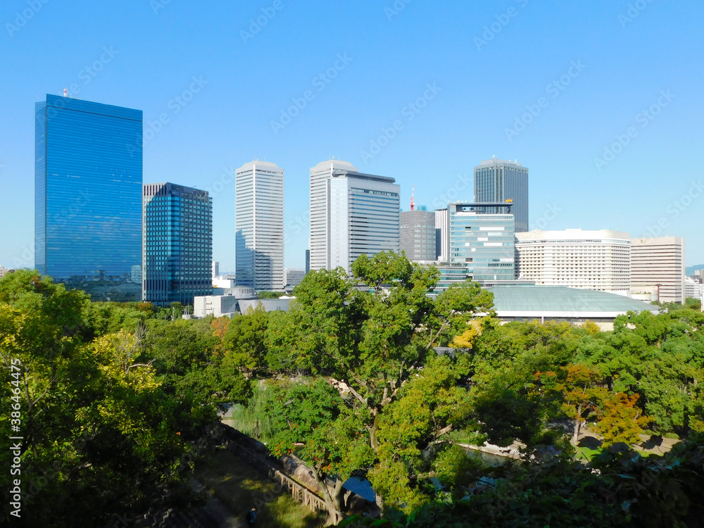 大阪城本丸から見た大阪ビジネスパークのビル群(2020年10月撮影)