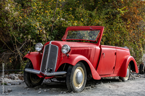 separate fragments and parts of old cars to emphasize engineering lines