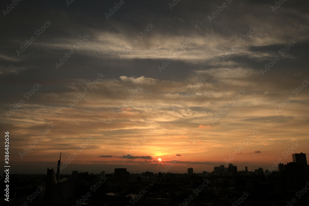 都会の夕景