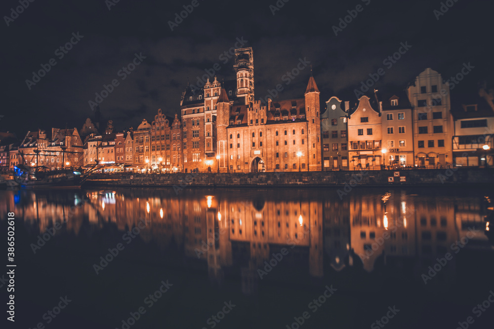 Night views of Gdansk along the Motława River