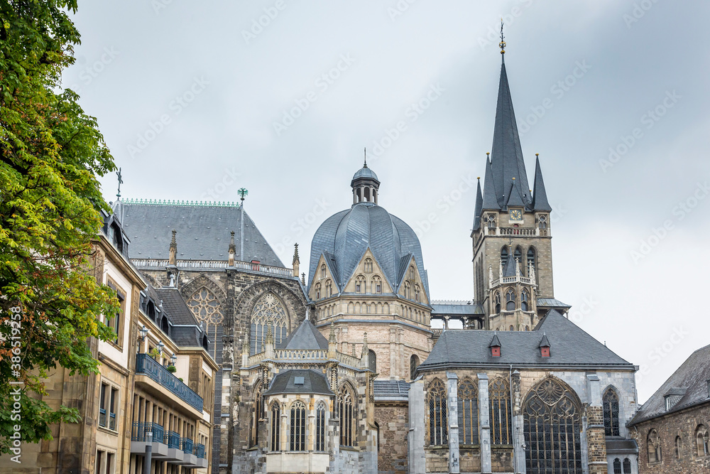 Obraz premium Aachen Germany Cathedral dramatic clouded sky