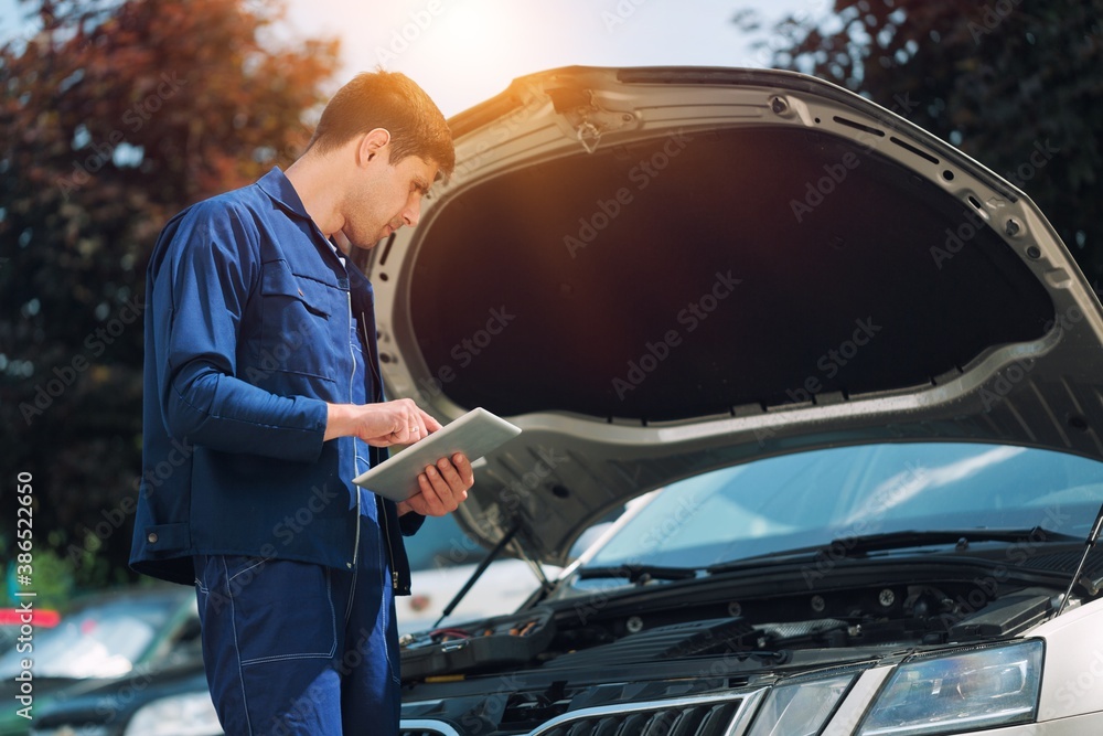 Mechanic. Mechanic.