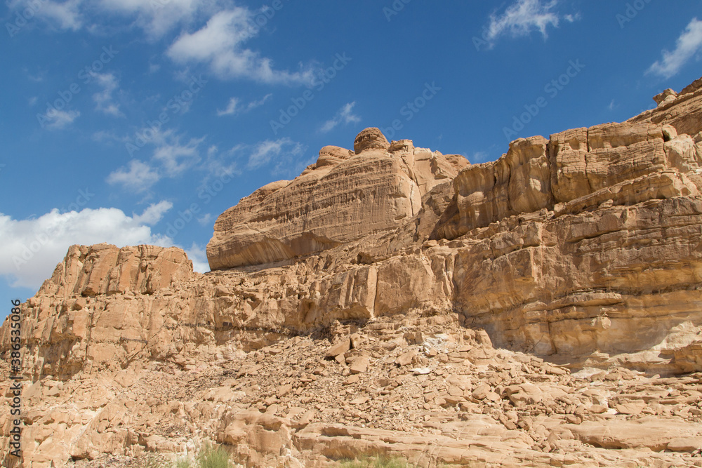 Fototapeta premium White canyon with yellow rocks. Egypt, desert, the Sinai Peninsula, Dahab.