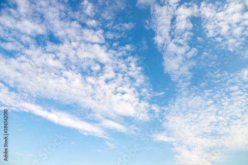 Tableau sur toile Blue sky with white altocumulus clouds at daytime