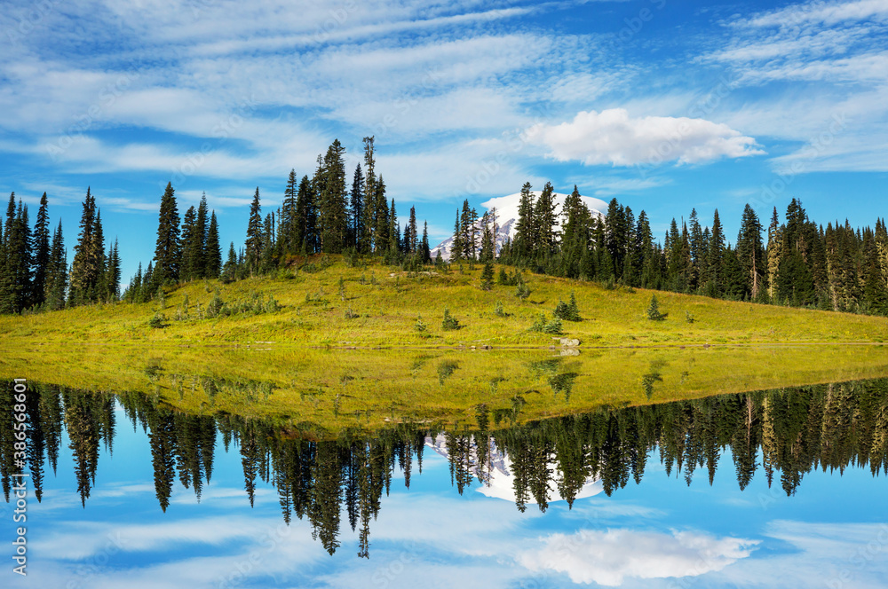 Mountains lake Mountains lake