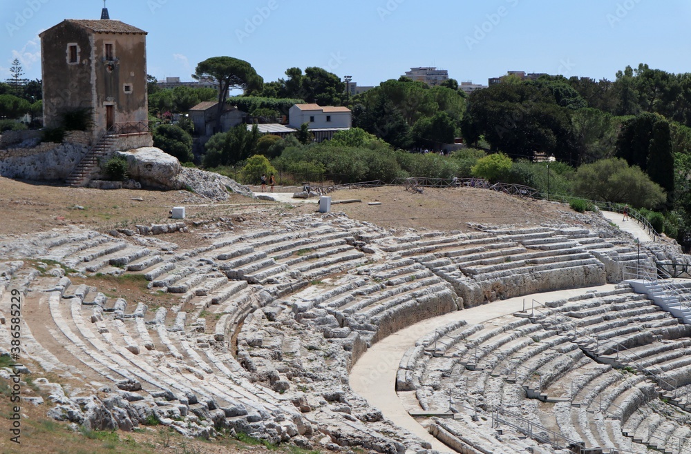 Siracusa - Scorcio del teatro greco nel Parco Archeologico della Neapolis
