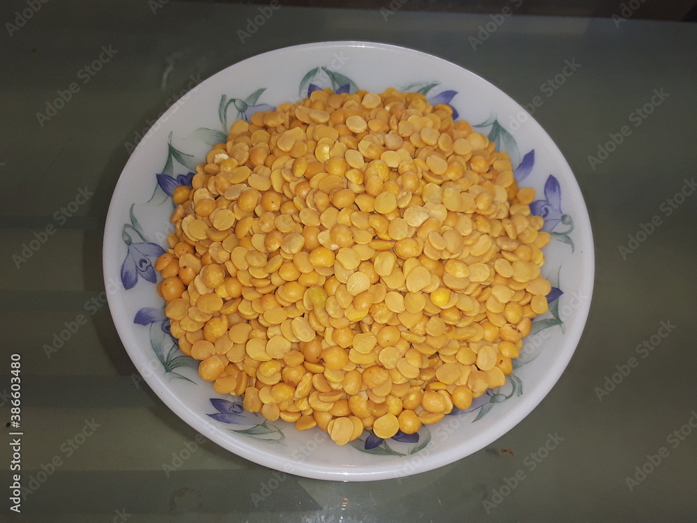 Yellow Pigeon pea Many types of pulses are used in India. Pulses come