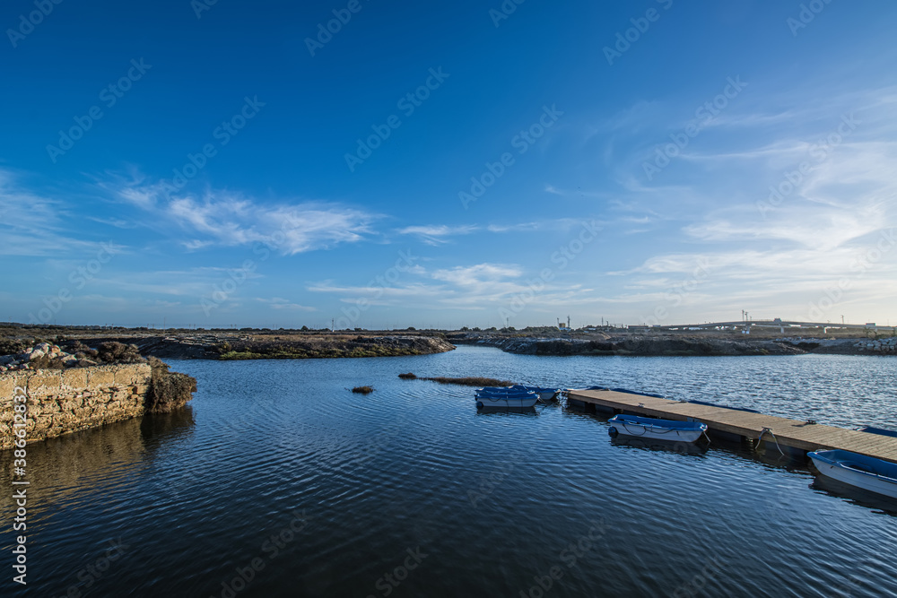 Fototapeta premium boat and pier