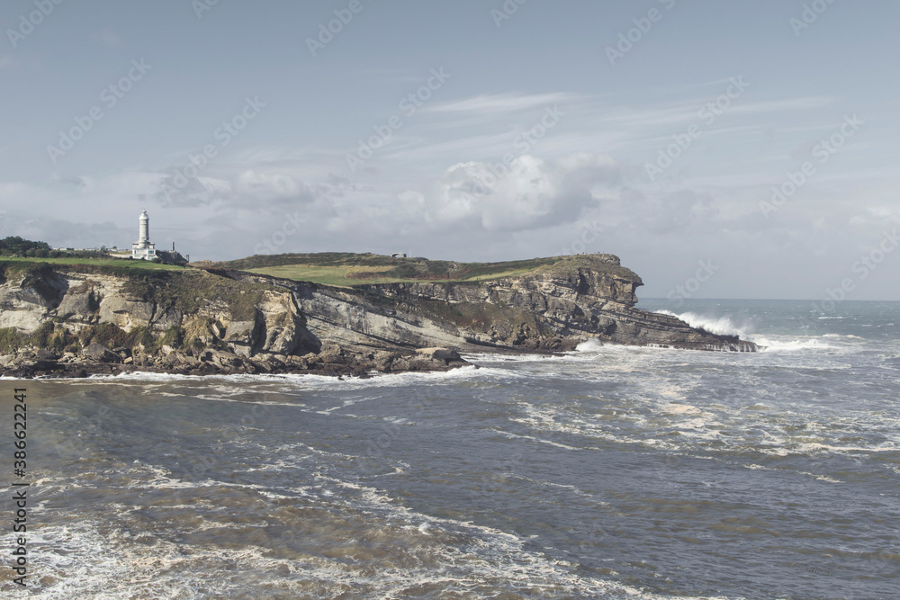 paisaje costero y de playas con acantilados paisaje costero y de playas con acantilados