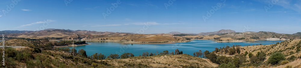 Embalse de Guadalteba o guadalhorce en el chorro, Málaga Embalse de Guadalteba o guadalhorce en el chorro, Málaga