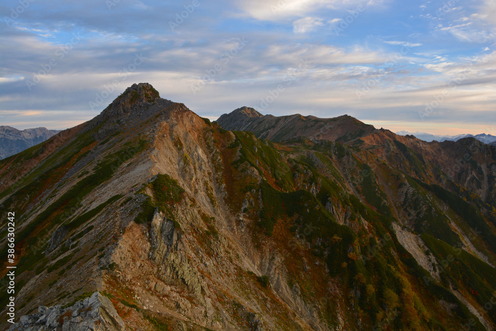 Fototapeta premium 水晶岳へと続く稜線