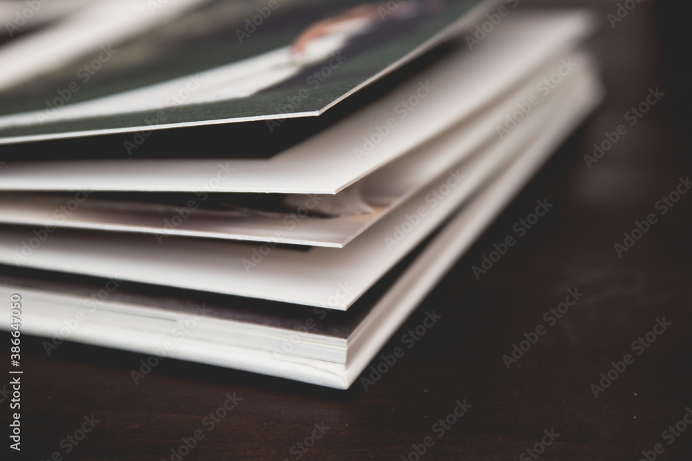 Beautiful white linen high end coffe table wedding book with thick pages Beautiful white linen high end coffe table wedding book with thick pages