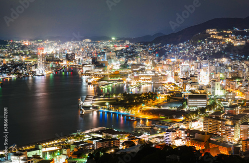 世界新三大夜景　長崎　鍋冠山から眺望 © oben901