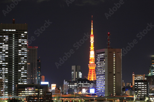 船と東京タワー夜景