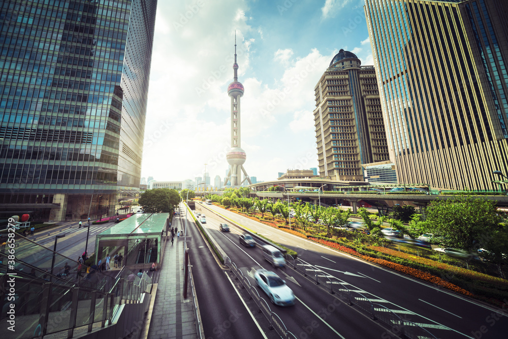 Naklejka premium road in Shanghai Lujiazui financial center, China