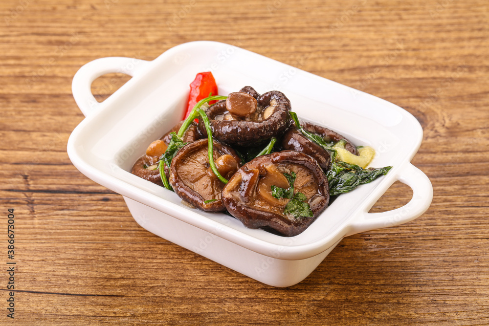 Marinated shiitake mushrooms with herbs Marinated shiitake mushrooms with herbs